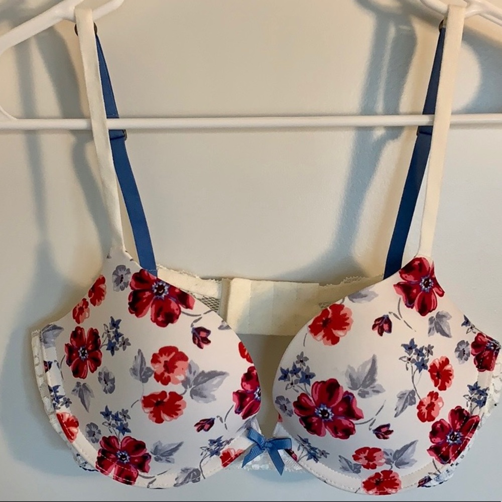 Gilly Hicks push-up bra